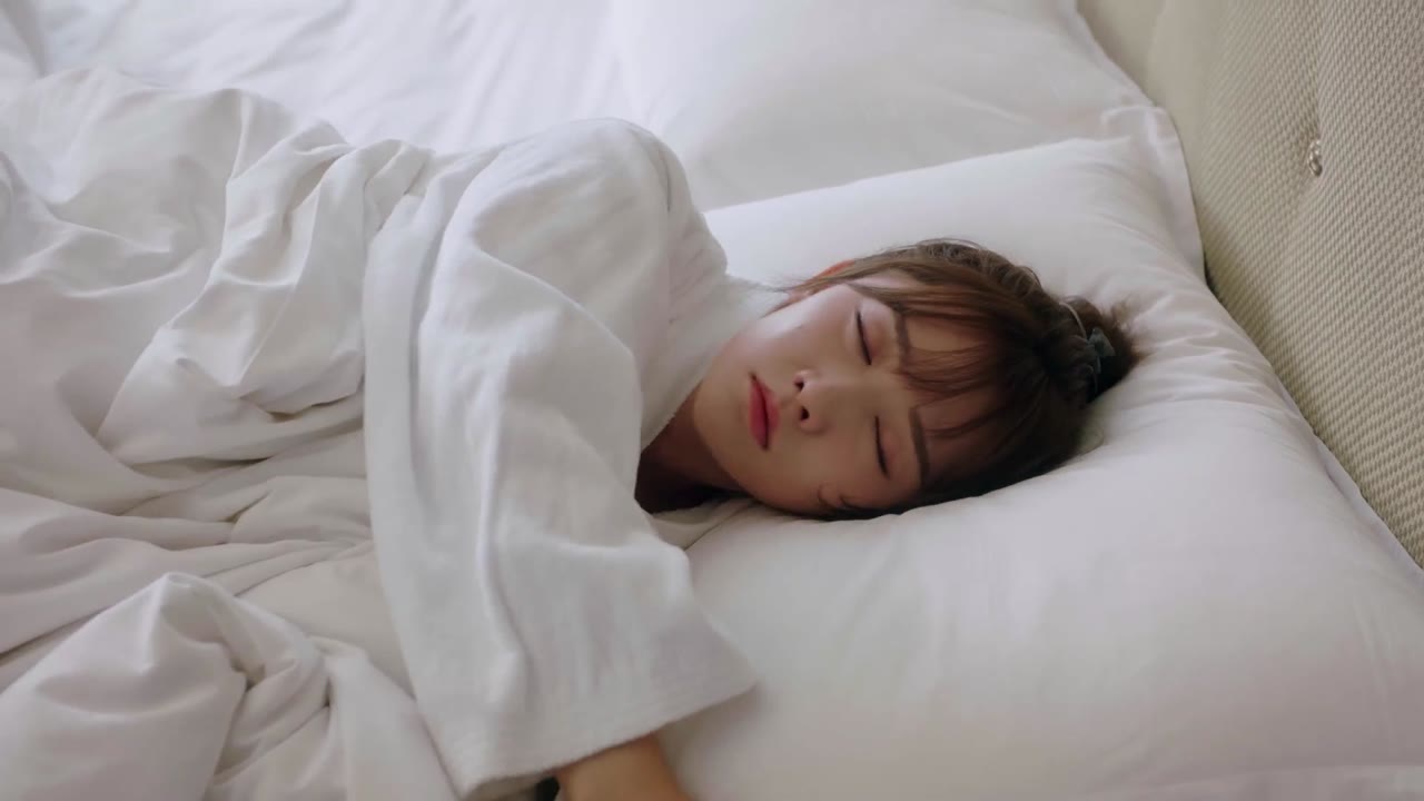 Cô Nàng Đầu Gỗ tập 2 cảnh 2