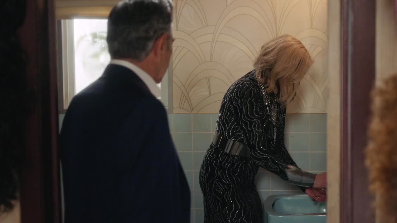 Schitt's Creek (Phần 1) tập 8 cảnh 2