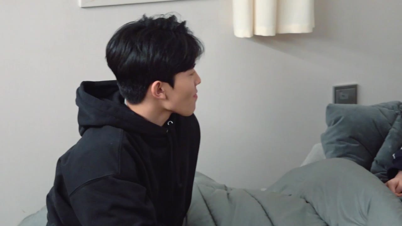 Mười chín sang hai mươi tập 7 cảnh 2