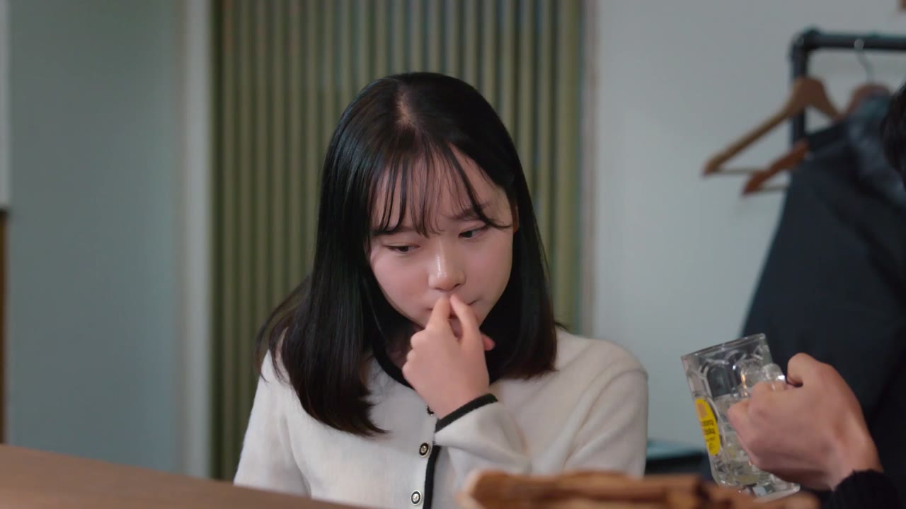 Mười chín sang hai mươi tập 8 cảnh 2