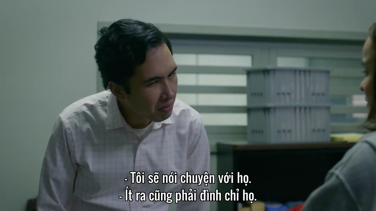 Trại Giam Kiểu Mỹ (Phần 7) tập 9 cảnh 2