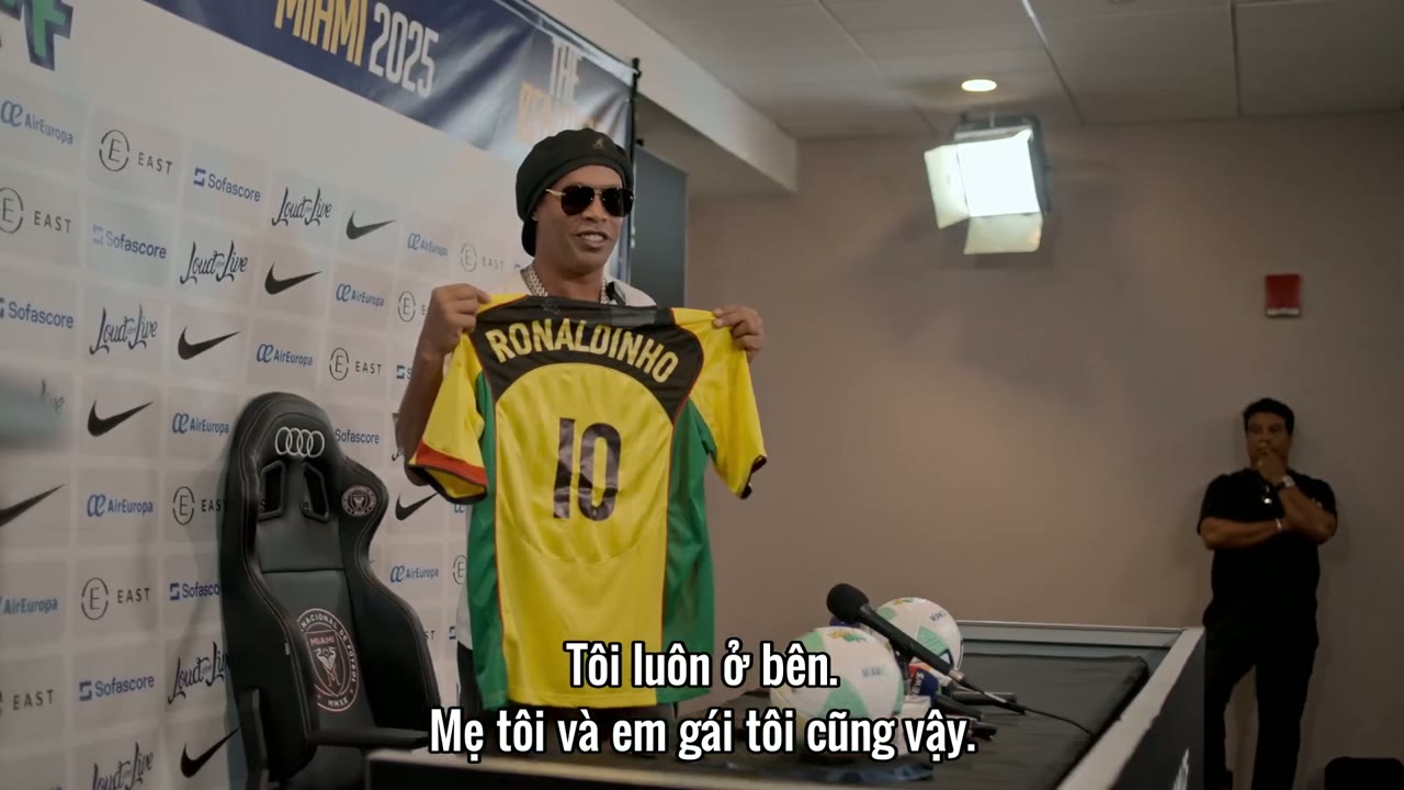 Ronaldinho: Độc nhất vô nhị tập 1 cảnh 2
