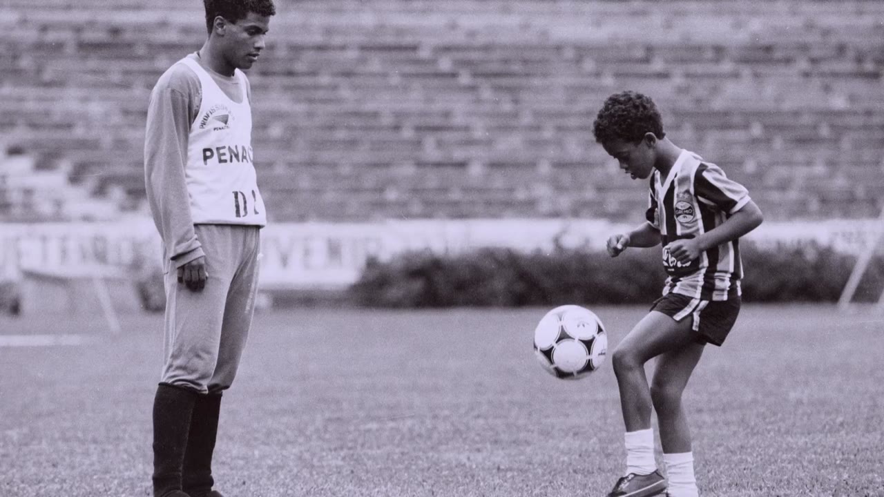 Ronaldinho: Độc nhất vô nhị - cảnh 1