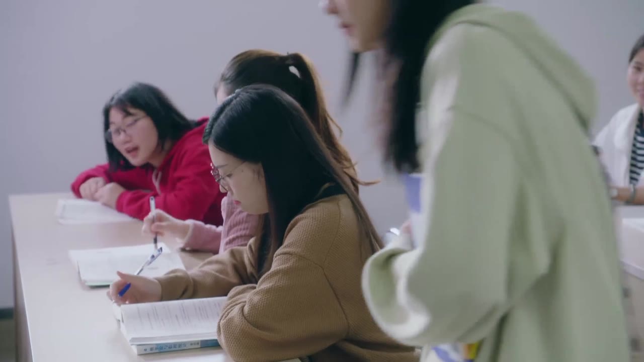 Quý Ông Hoàn Hảo Và Cô Nàng Tạm Được tập 9