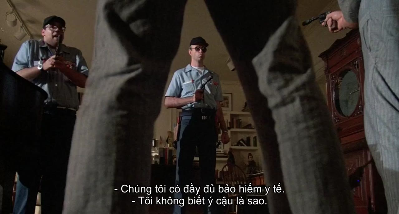 Người Đàn Ông Đi Giày Đỏ - cảnh 3