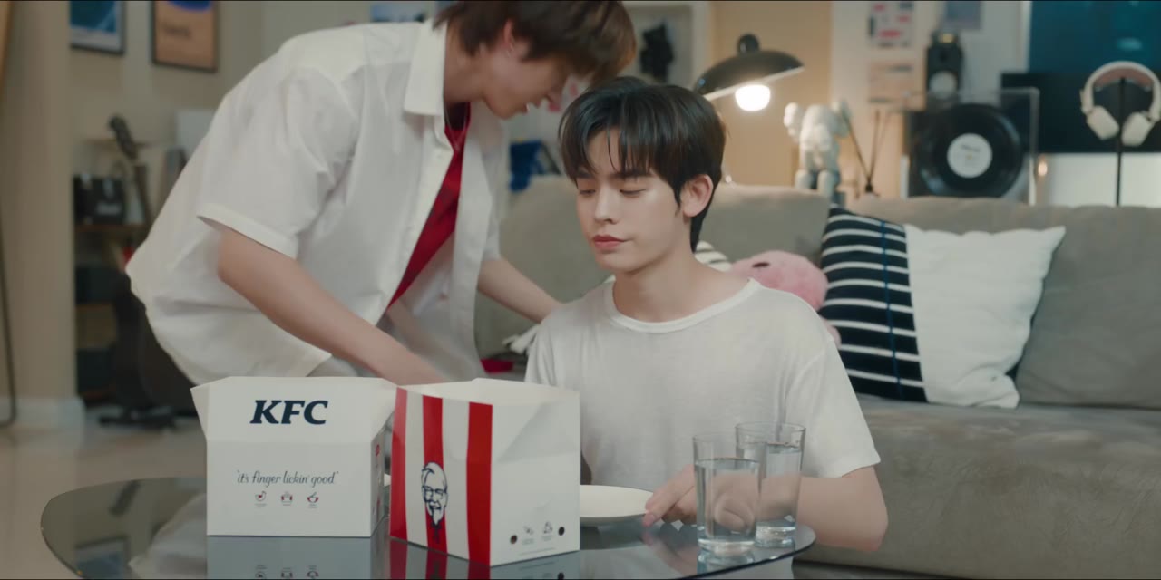 Tình Yêu Bọ Xít tập 6 cảnh 2