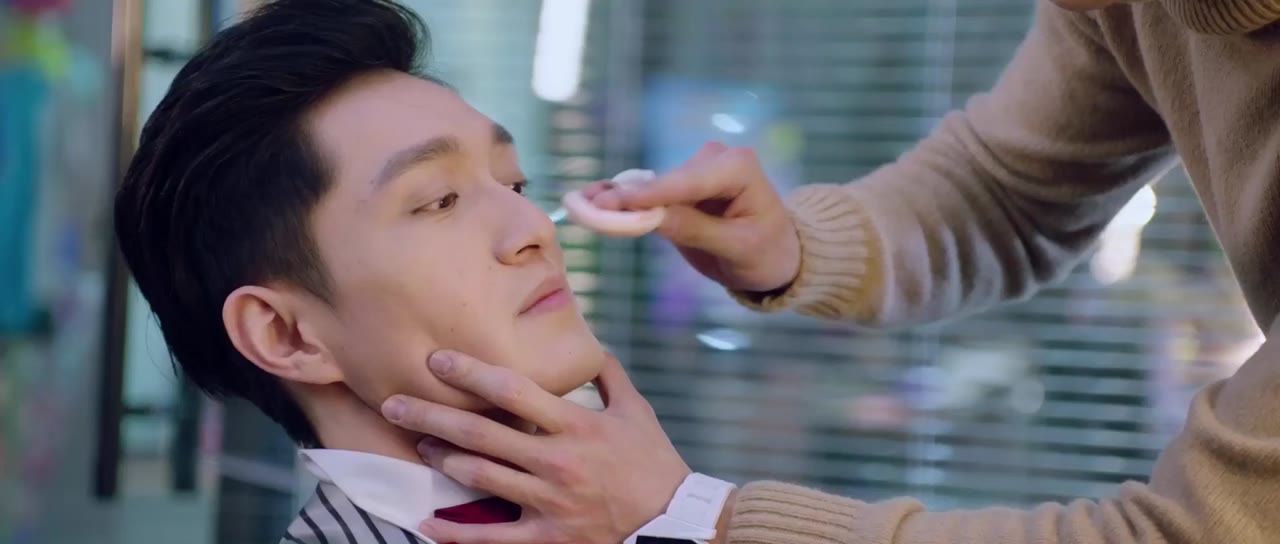 Người đàn ông kì quái trong nhà tập 3 cảnh 3