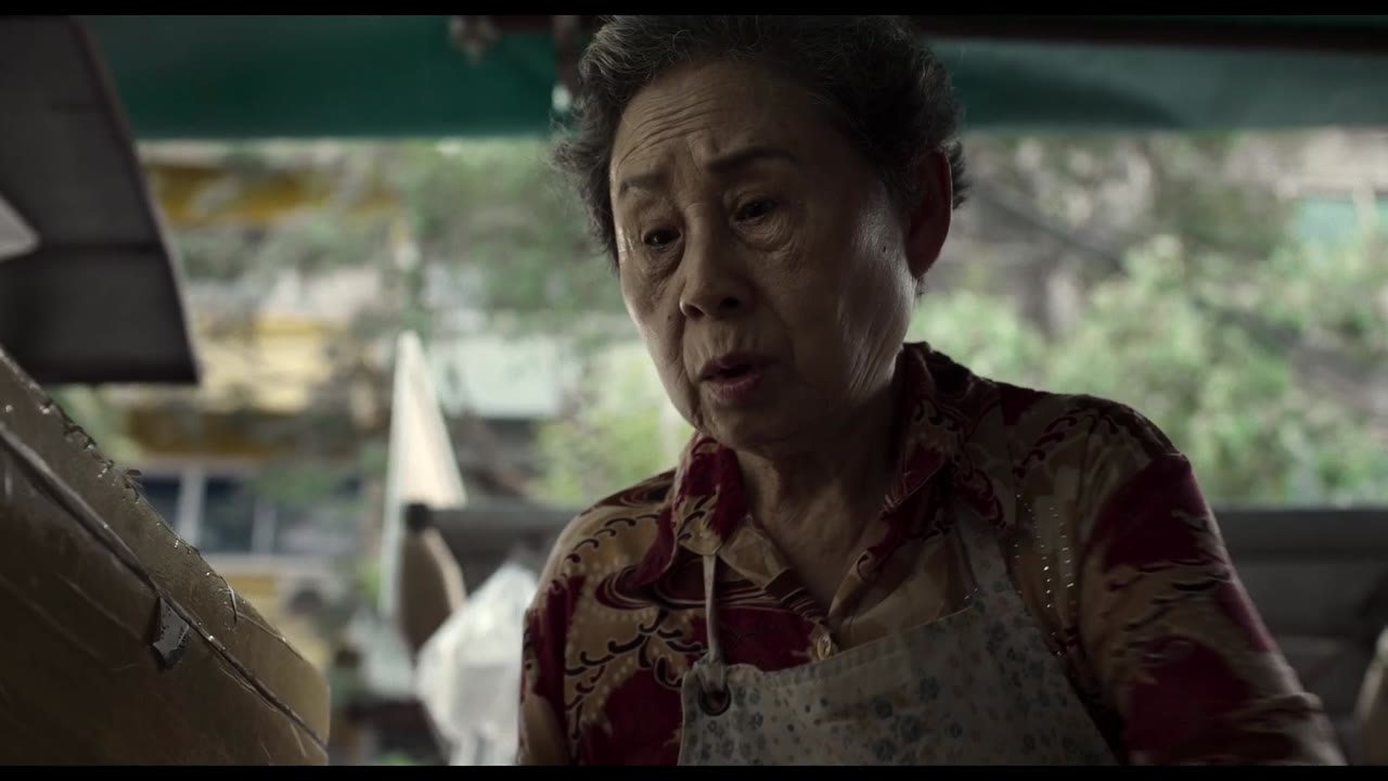 Lằn Ranh Đỏ - cảnh 1