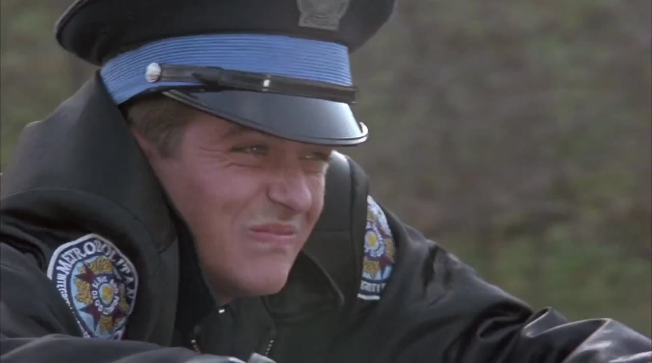 Police Academy: Mission to Moscow tập 1 cảnh 3