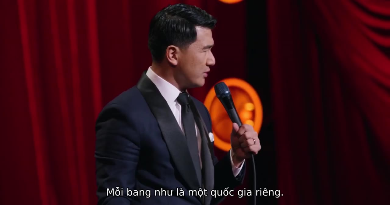 Ronny Chieng: Asian Comedian Destroys America! tập 1