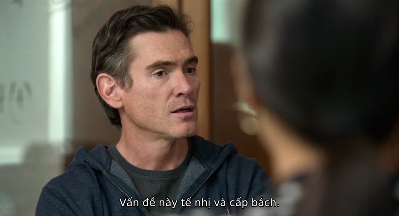 Em Đã Ở Đâu, Bernadette tập 1 cảnh 2