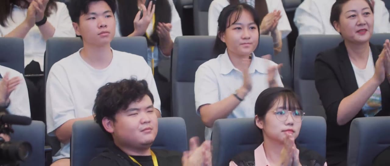 Thư Ký Kim Tấn Công tập 16 cảnh 3