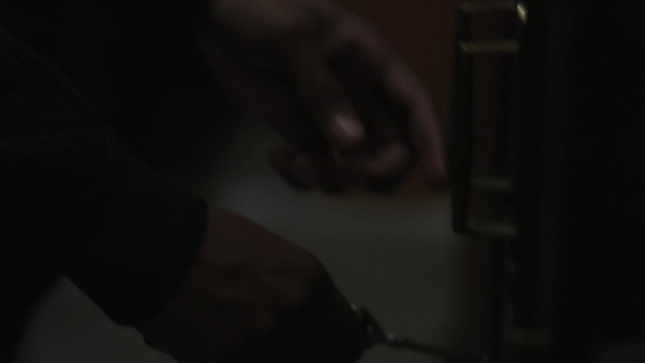 Cloak Và Dagger (Phần 2) tập 5 cảnh 3