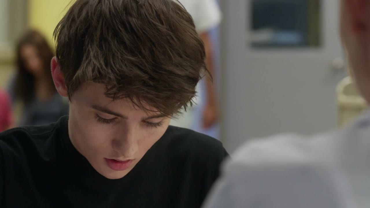 Trường Degrassi: Lớp Kế Tiếp (Phần 2) tập 2 cảnh 2