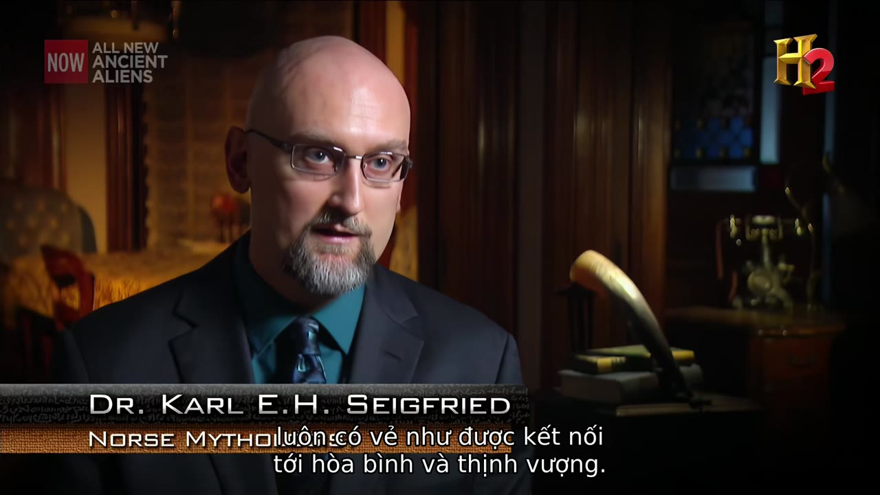 Ancient Aliens (Phần 5) tập 11 cảnh 2