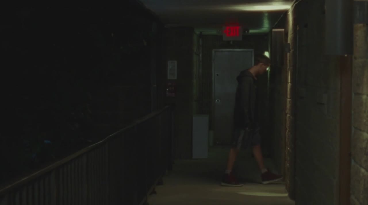 Beach Rats tập 1 cảnh 2