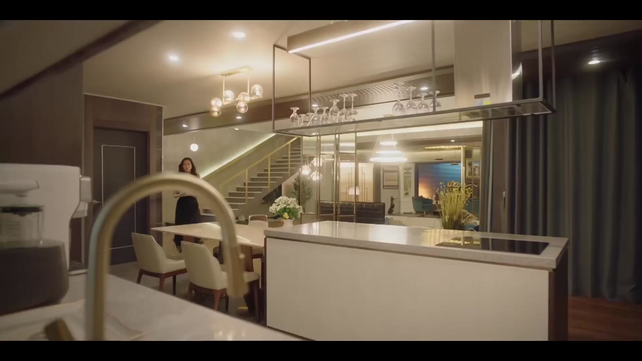 Phía Sau Khung Cửa Sổ tập 7