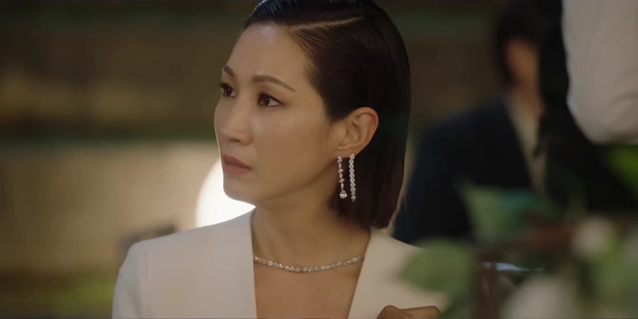 Phía Sau Khung Cửa Sổ tập 13