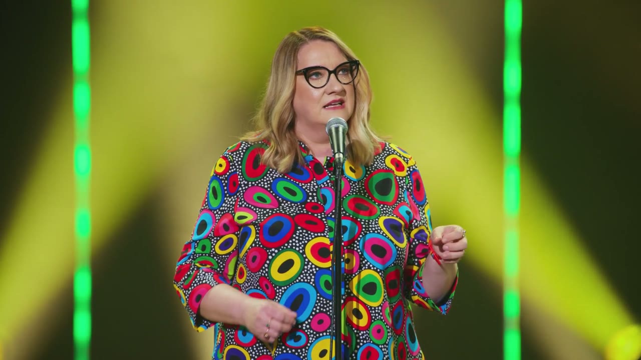 Sarah Millican: Bông Hoa Nở Muộn tập 1 cảnh 3