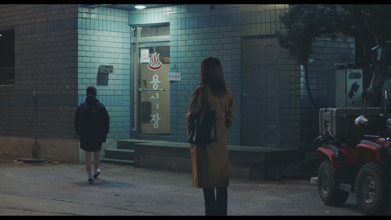 Mái Nhà Sau Song Sắt tập 1 cảnh 2
