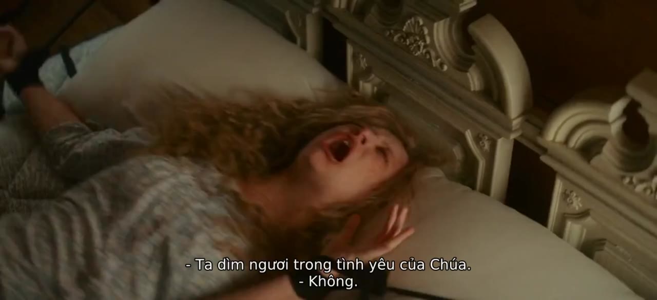 My Best Friend's Exorcism tập 1 cảnh 3