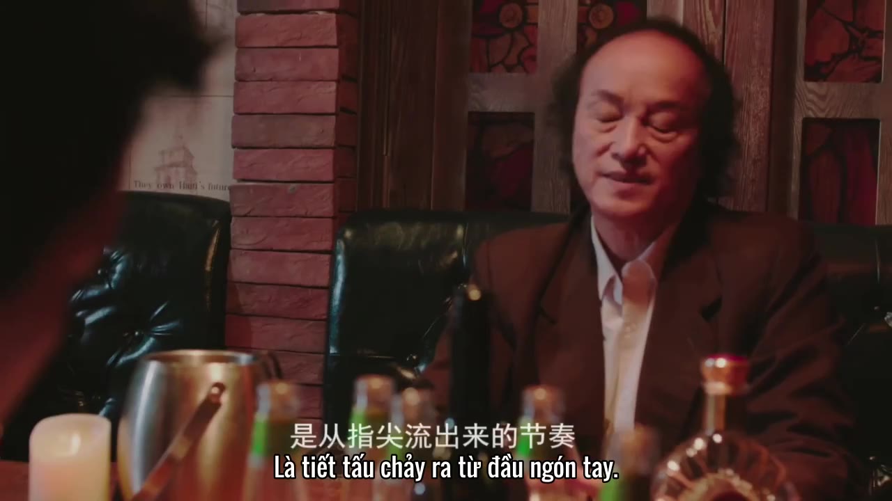 Bạn Đời Ba Mươi Bảy Độ tập 1 cảnh 3