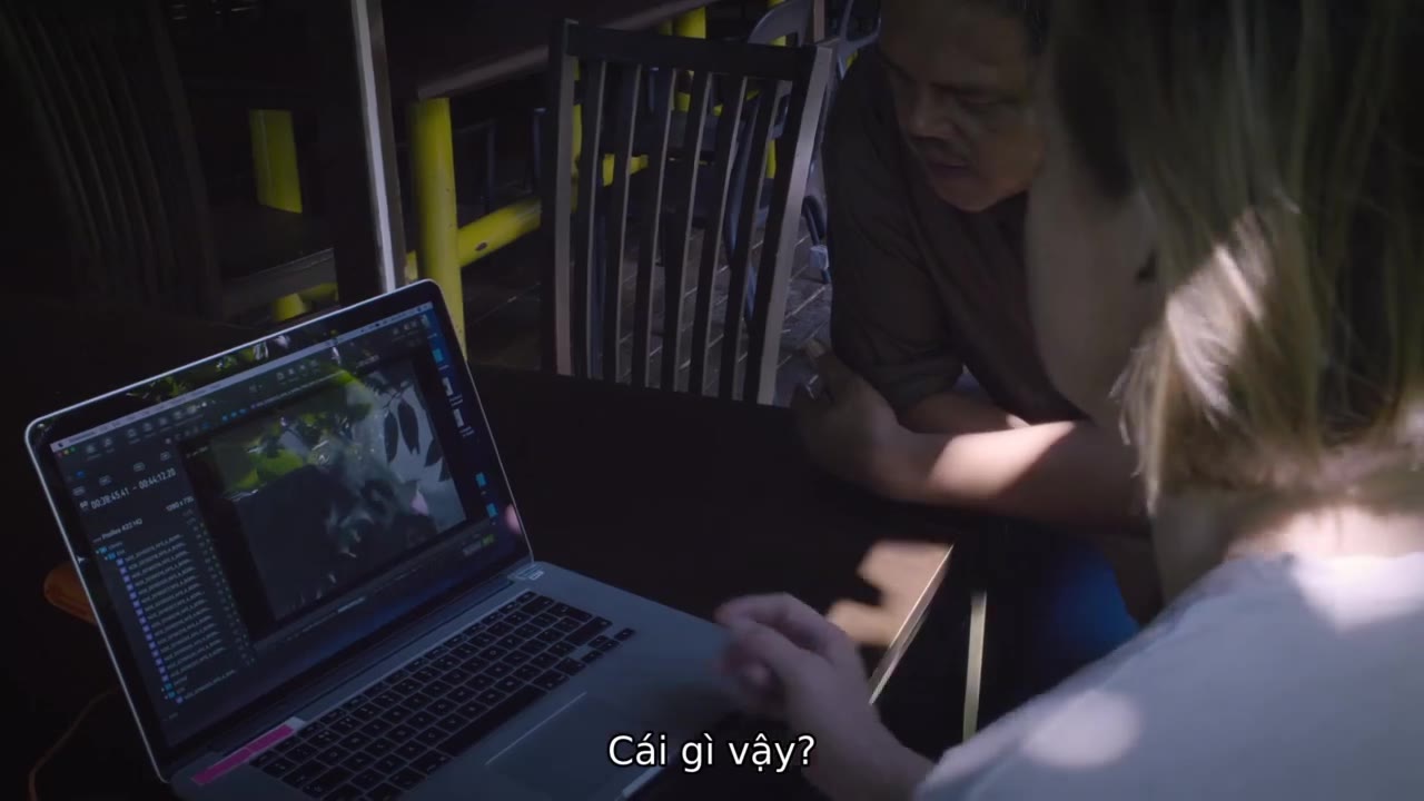 Màn đêm trên Trái Đất: Thước phim trong bóng tối tập 1 cảnh 2