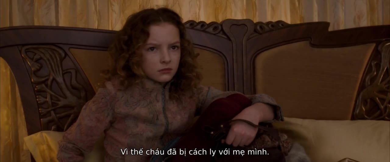 Chiếc La Bàn Vàng - cảnh 3