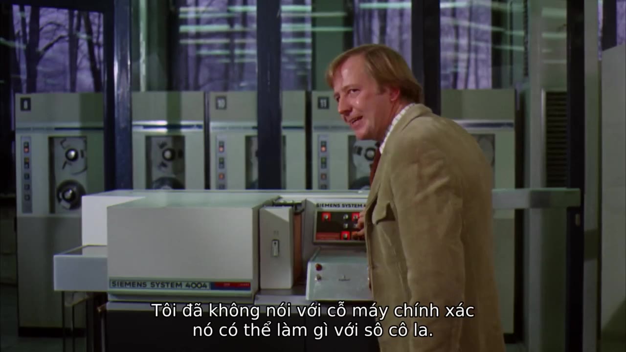 Willy Wonka và Nhà Máy Sôcôla - cảnh 1
