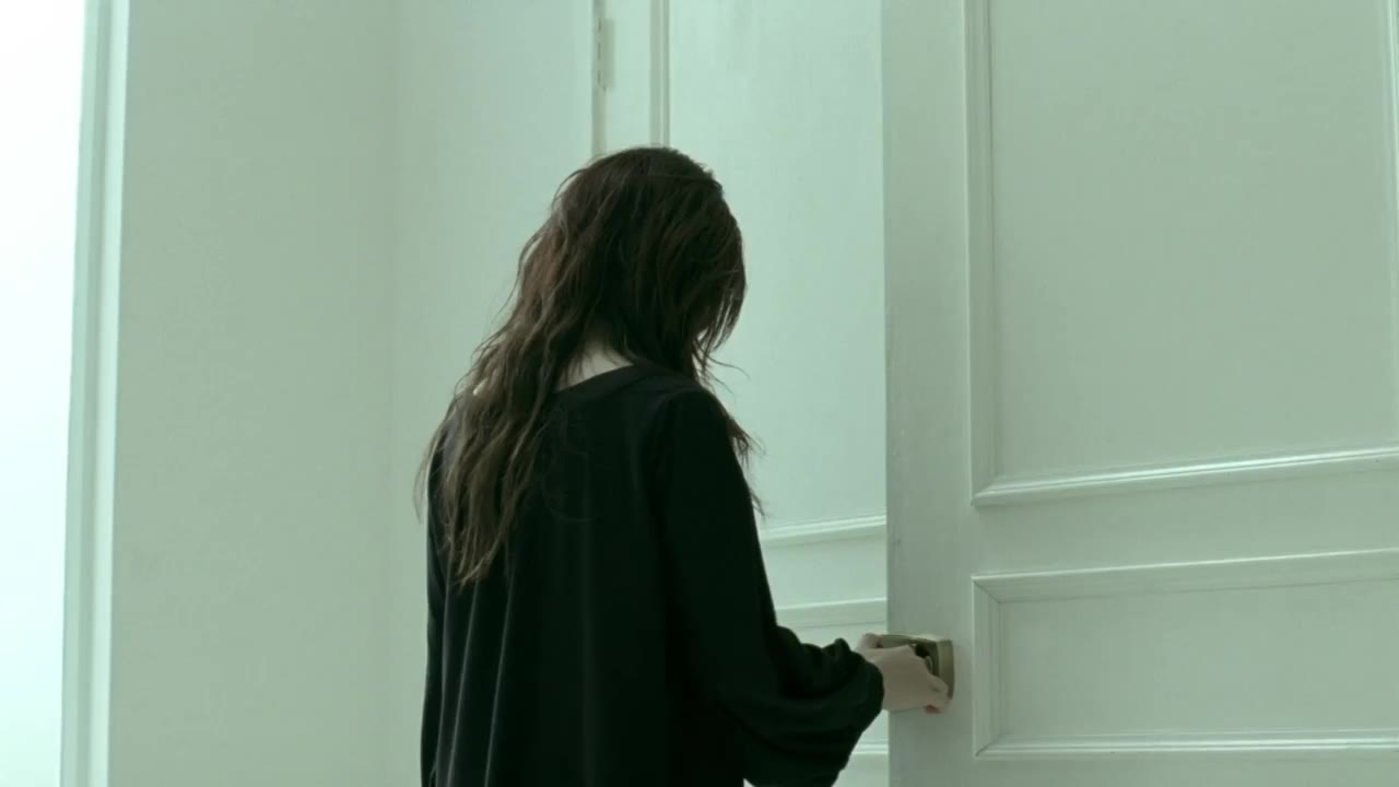 In Love with the Dead - cảnh 3
