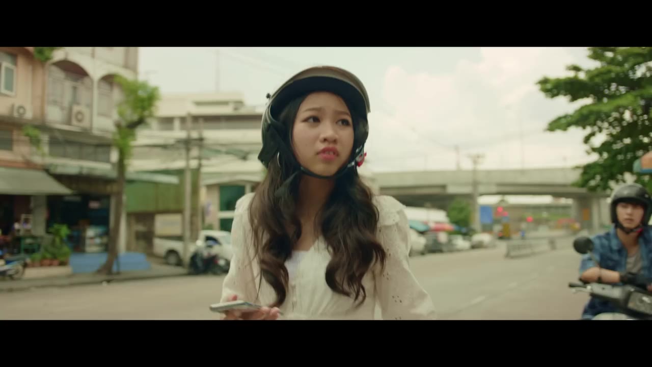 Là mây trên bầu trời của ai đó - cảnh 1