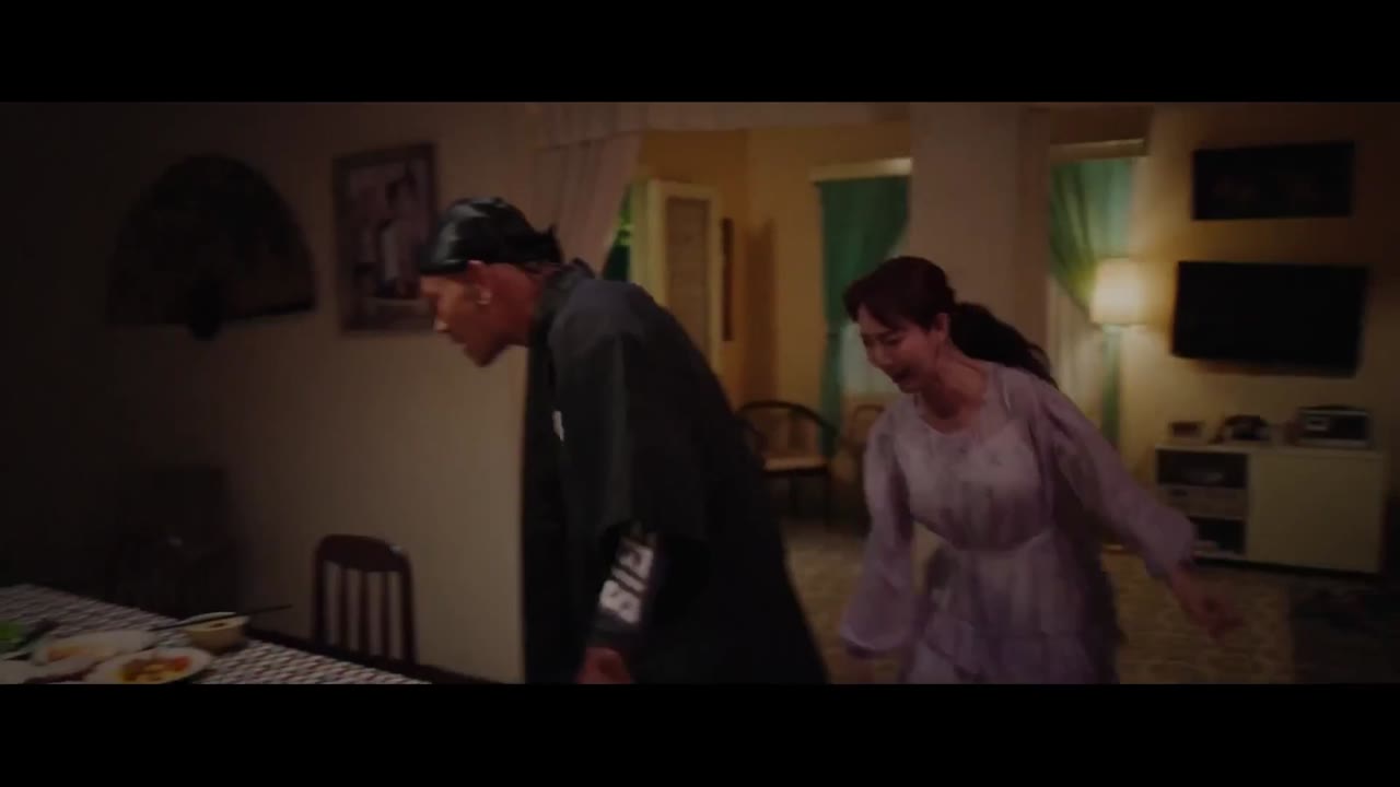 Nụ Hôn Bạc Tỷ - cảnh 1