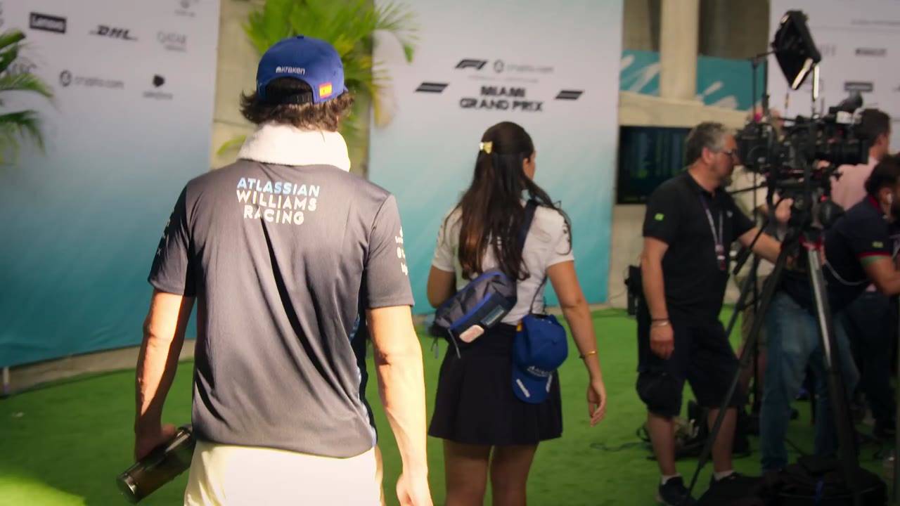Formula 1: Cuộc Đua Sống Còn (Phần 8) tập 5 cảnh 2