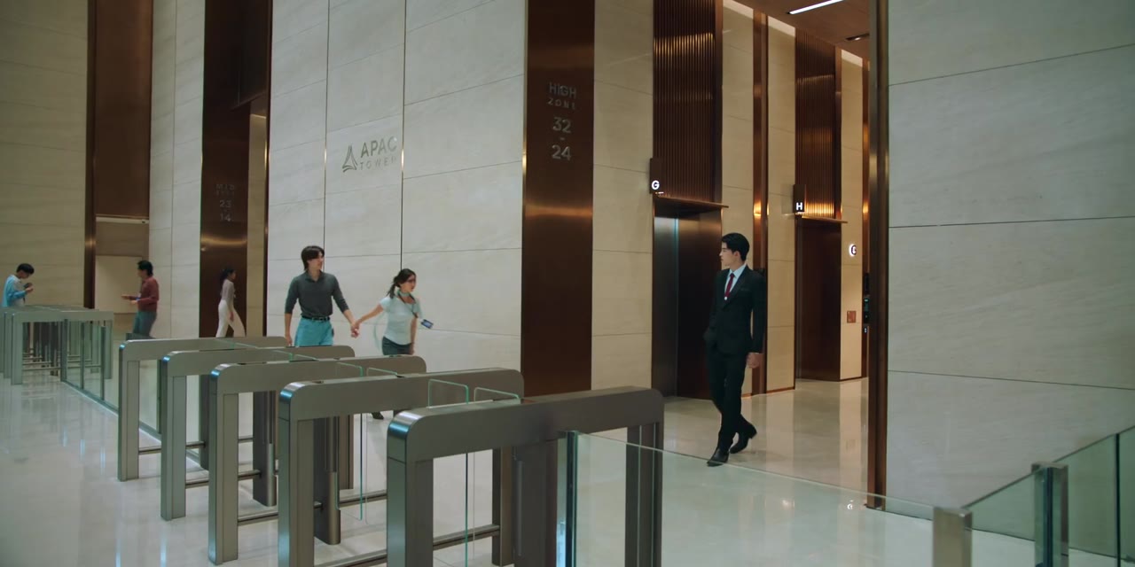 Me and Thee: Tỉnh Táo Nào, Ngài Thee tập 3 cảnh 2