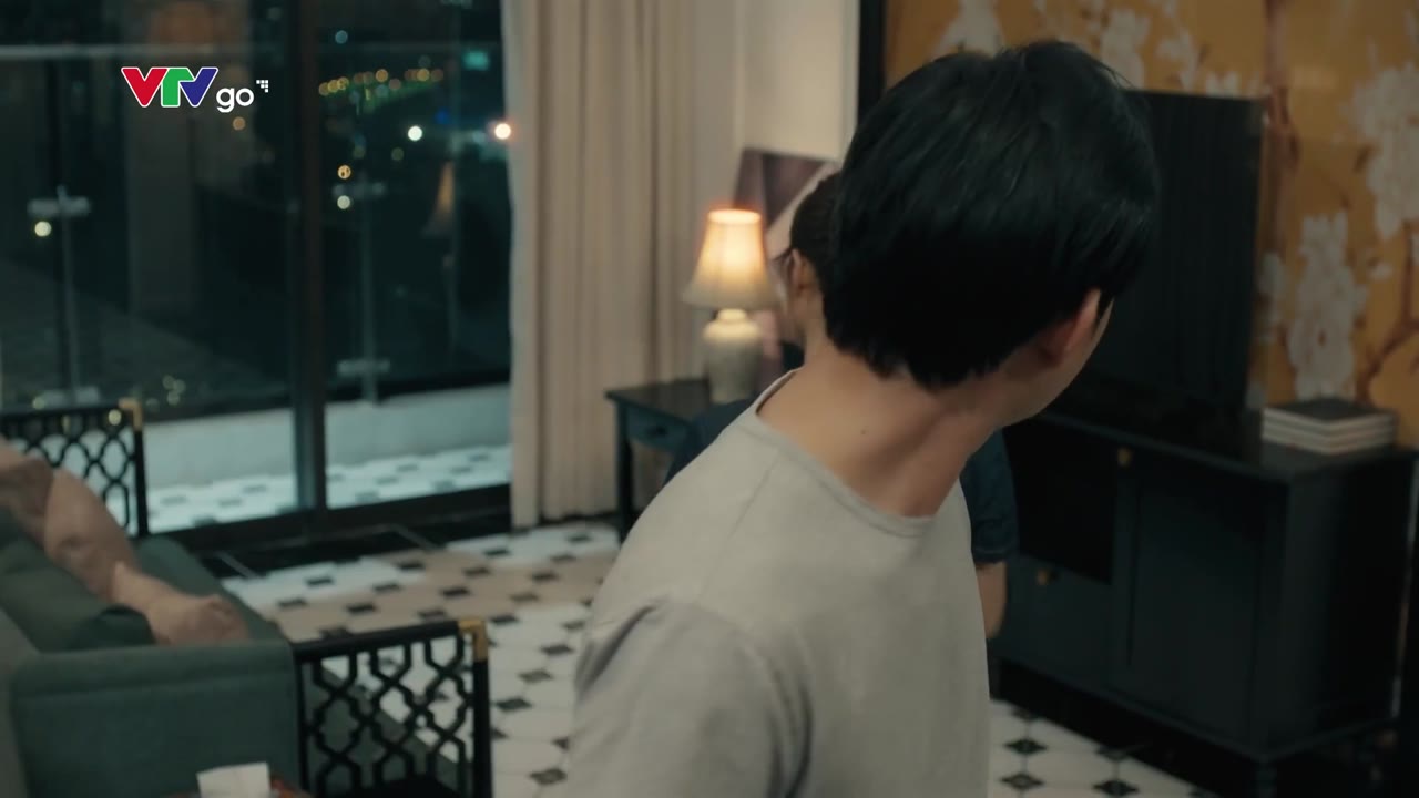 Dưới Ô Cửa Sáng Đèn tập 4