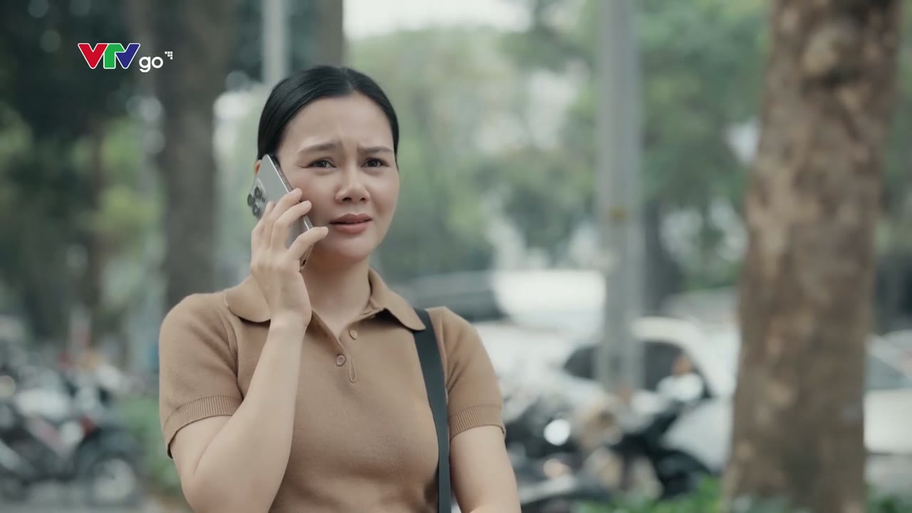Dưới Ô Cửa Sáng Đèn - cảnh 1