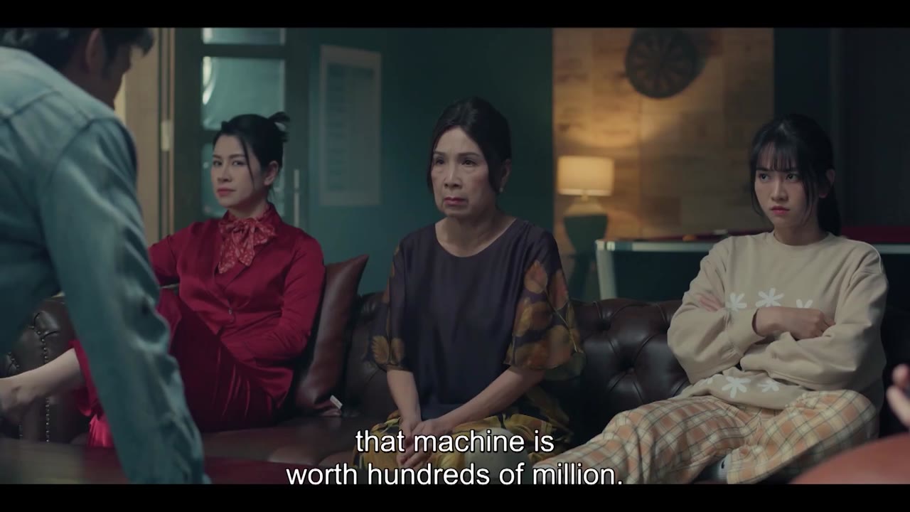 Nhà Mình Lạ Lắm tập 4 cảnh 2