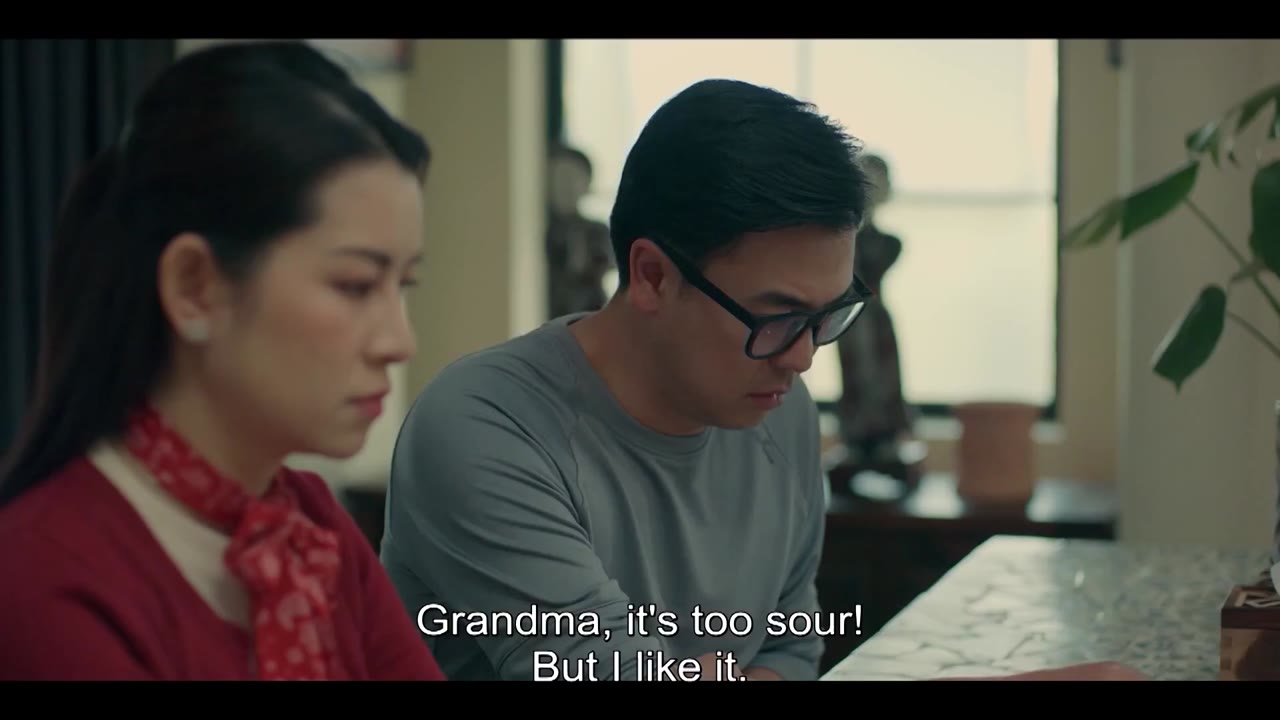 Nhà Mình Lạ Lắm tập 8 cảnh 2
