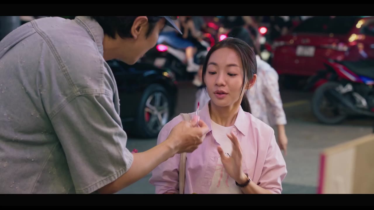 Tay Anh Giữ Một Vì Sao - cảnh 2