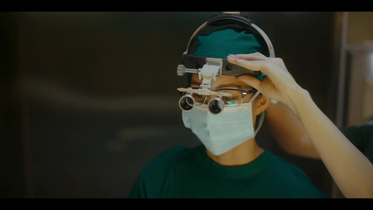 Bác Sĩ Tha Hương - cảnh 3