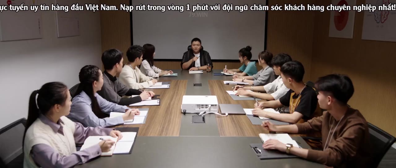 Cả Thế Giới Đang Chờ Hai Người Chia Tay - cảnh 1