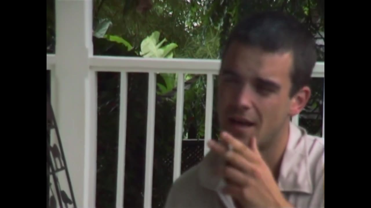 Robbie Williams - cảnh 3