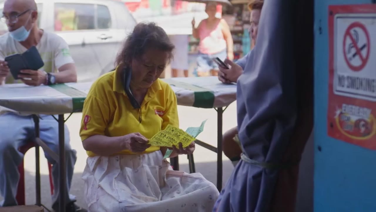 Triệu Phú Ẩm Thực Khu Ổ Chuột (Phần 2) - cảnh 3