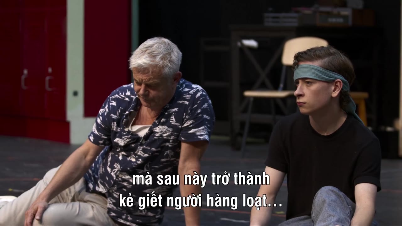 Phía sau bức màn: Cậu bé mất tích – Bóng tối đầu tiên - cảnh 1