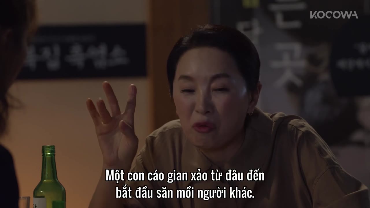 Người Phụ Nữ Nuốt Chửng Mặt Trời tập 63 cảnh 3