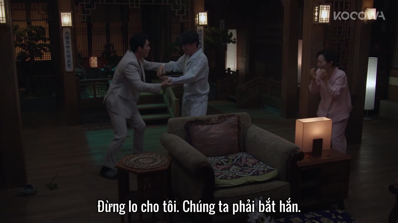 Người Phụ Nữ Nuốt Chửng Mặt Trời tập 65 cảnh 3