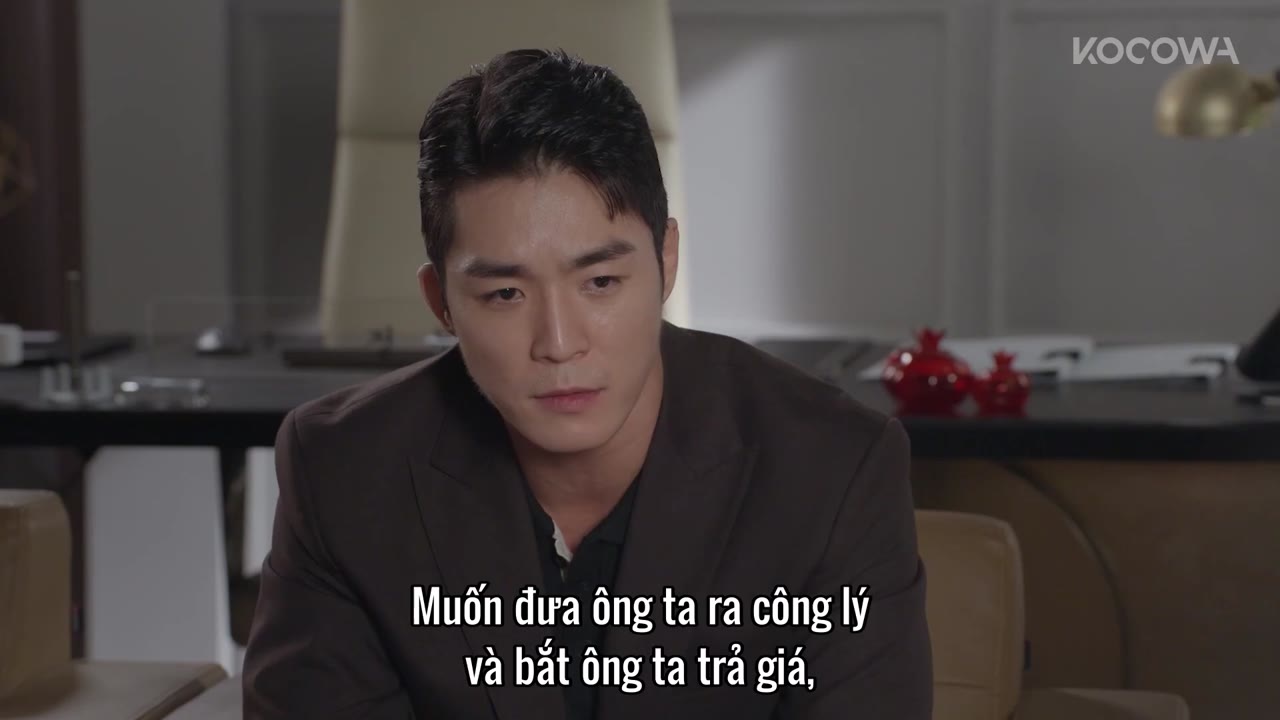 Người Phụ Nữ Nuốt Chửng Mặt Trời tập 95 cảnh 3