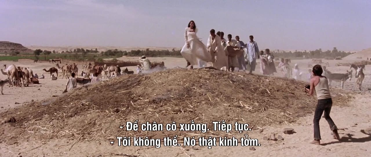 Nàng Thơ Đen Trắng - cảnh 2