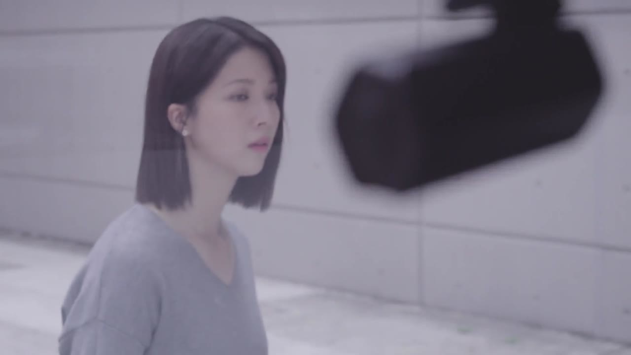 Nữ Hoàng Tin Tức - cảnh 3