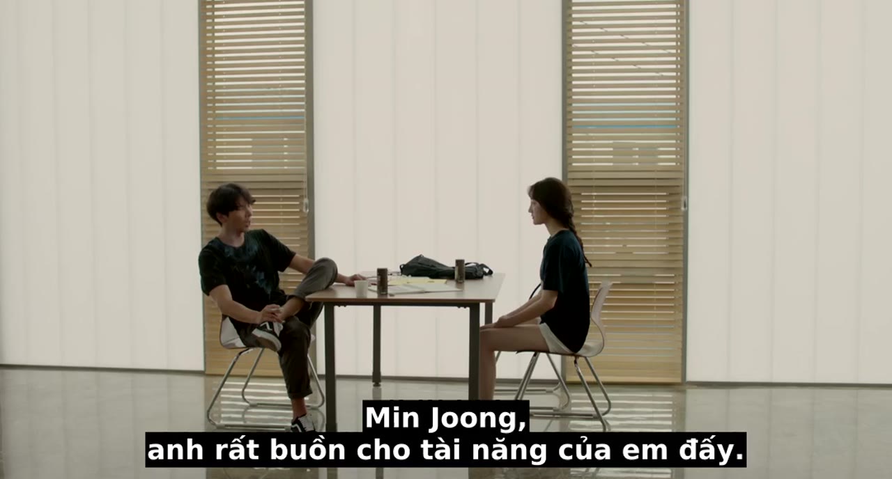 Shining Modern History - cảnh 3